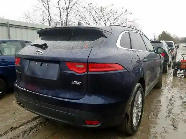 SADCK2BN2HA092024 2017 JAGUAR F-PACE PRESTIGE-3