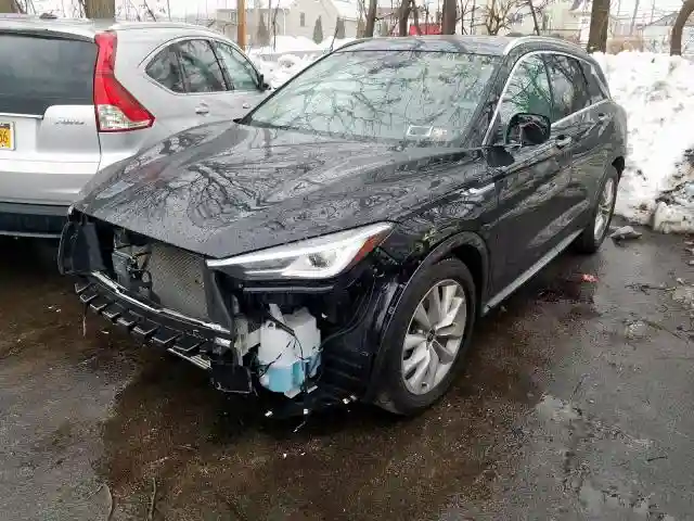 3PCAJ5M35KF126006 2019 INFINITI QX50 ESSENTIAL-1