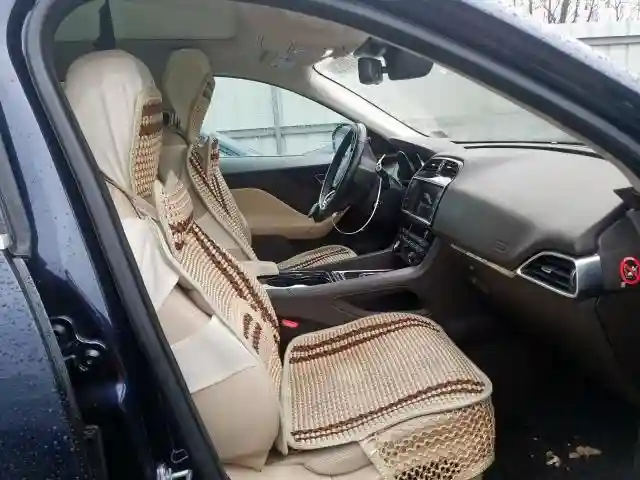 SADCK2BN2HA092024 2017 JAGUAR F-PACE PRESTIGE-4