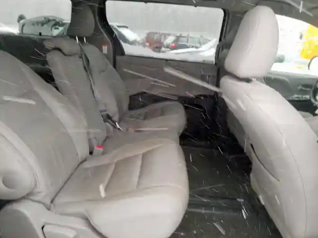 5TDYK3DC1GS738139 2016 TOYOTA SIENNA XLE-5