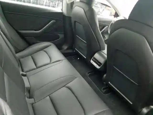 5YJ3E1EB4JF091162 2018 TESLA MODEL 3-5