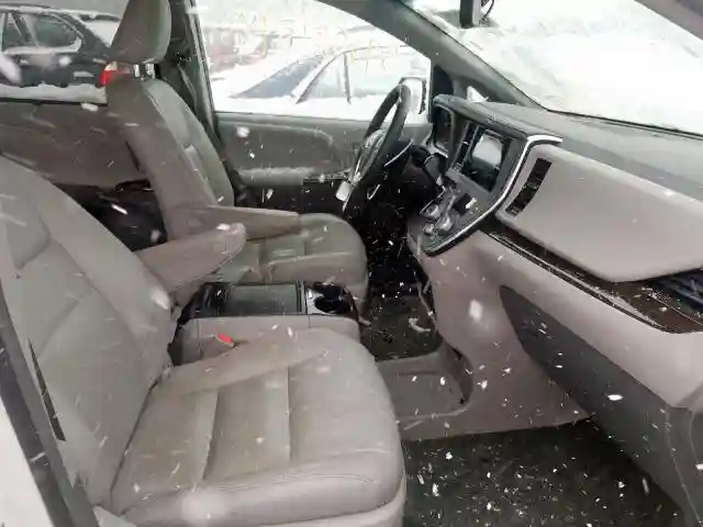 5TDYK3DC1GS738139 2016 TOYOTA SIENNA XLE-4