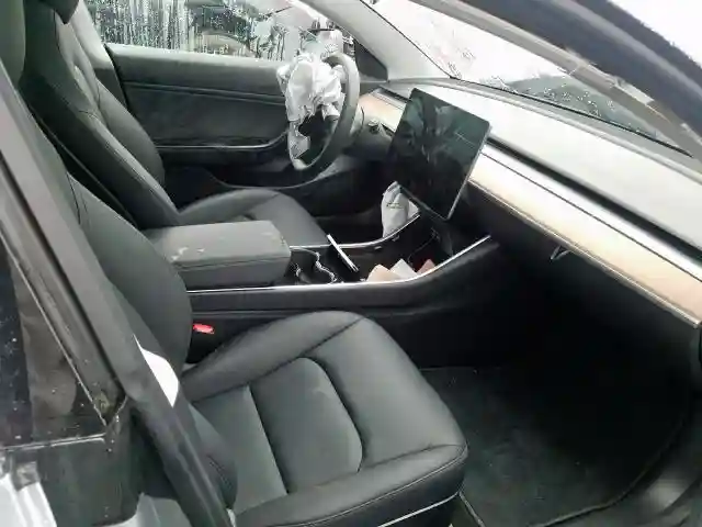 5YJ3E1EB4JF091162 2018 TESLA MODEL 3-4
