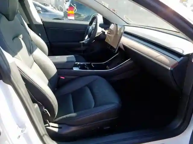 5YJ3E1EA5JF076113 2018 TESLA MODEL 3-4