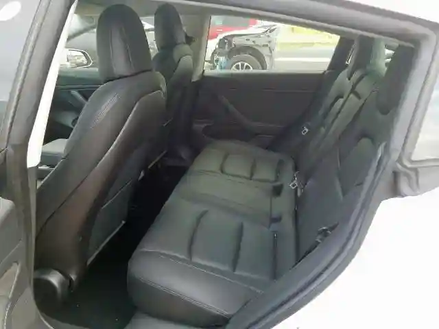 5YJ3E1EB3KF211731 2019 TESLA MODEL 3-5
