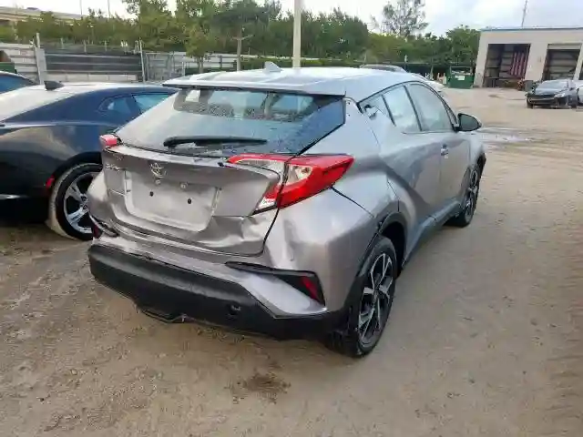 NMTKHMBX6JR015280 2018 TOYOTA C-HR XLE-3