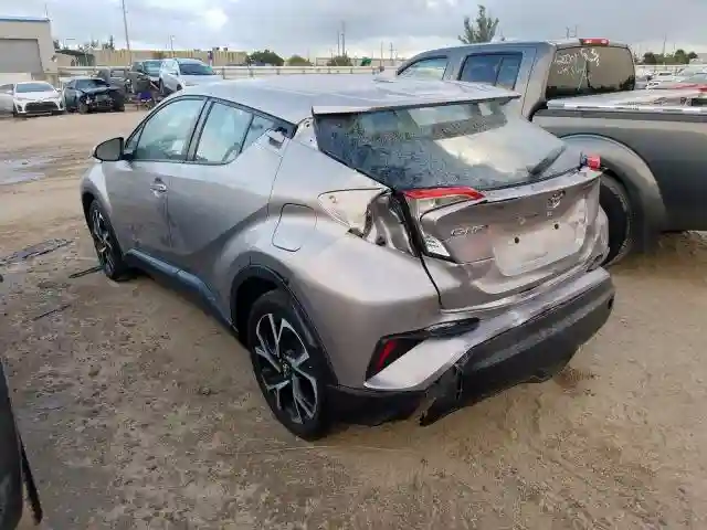 NMTKHMBX6JR015280 2018 TOYOTA C-HR XLE-2