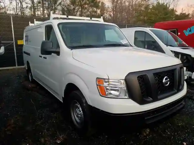 1N6BF0KM0JN819048 2018 NISSAN NV 1500 S-0