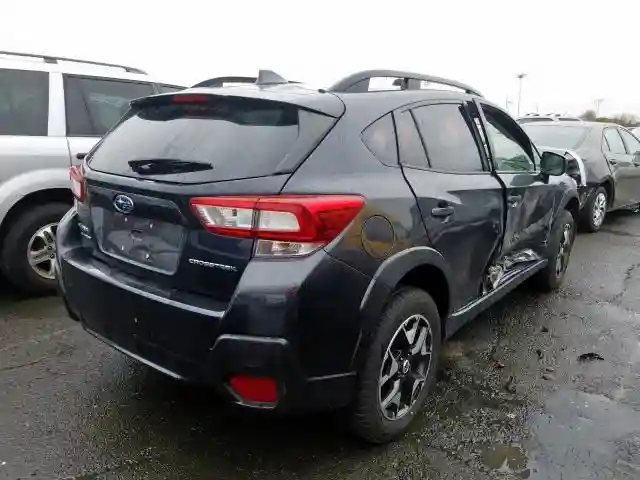 JF2GTADC3J8270232 2018 SUBARU CROSSTREK PREMIUM-3