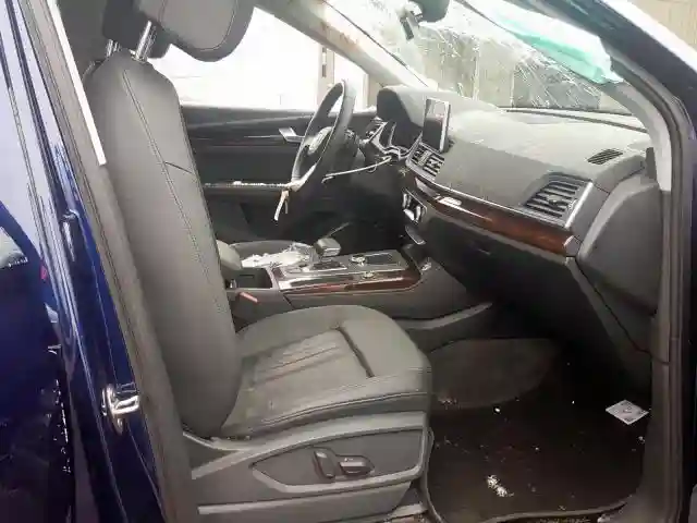 WA1BNAFY1K2118606 2019 AUDI Q5 PREMIUM PLUS-4