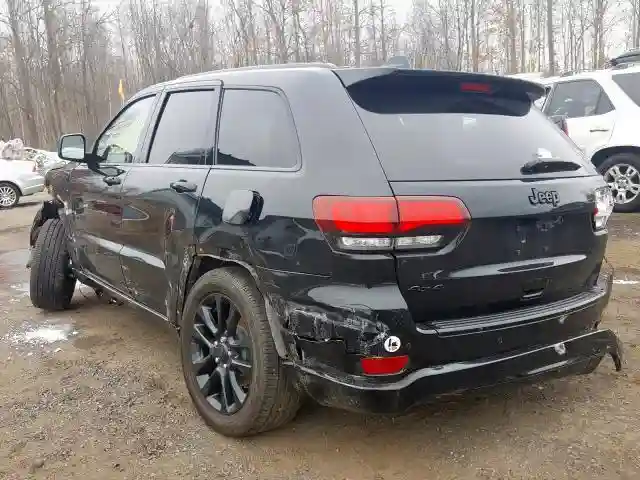 1C4RJFAG3JC318505 2018 JEEP GRAND CHEROKEE LAREDO-2