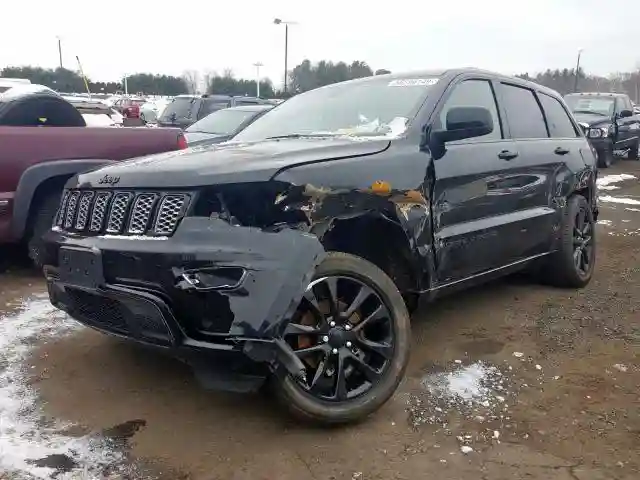 1C4RJFAG3JC318505 2018 JEEP GRAND CHEROKEE LAREDO-1