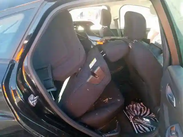 1FADP3K26HL223916 2017 FORD FOCUS-5