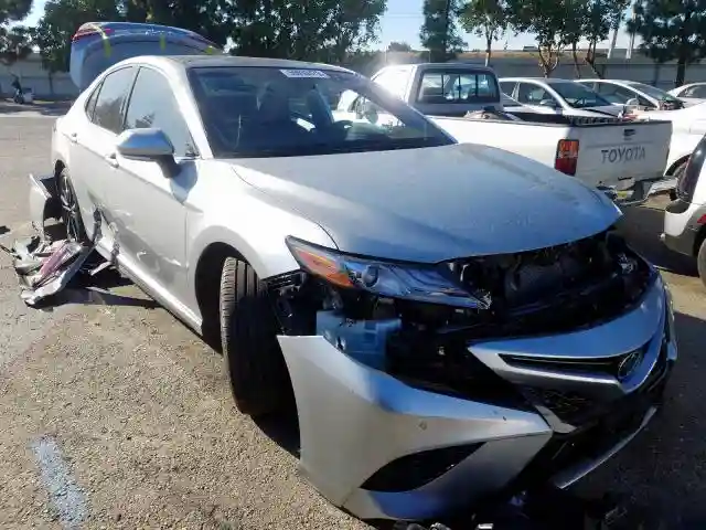 4T1BZ1HK6JU501443 2018 TOYOTA CAMRY XSE-0