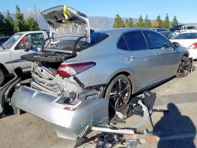 4T1BZ1HK6JU501443 2018 TOYOTA CAMRY XSE-3