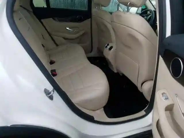 WDC0G4JB4KV159798 2019 MERCEDES-BENZ GLC 300-5