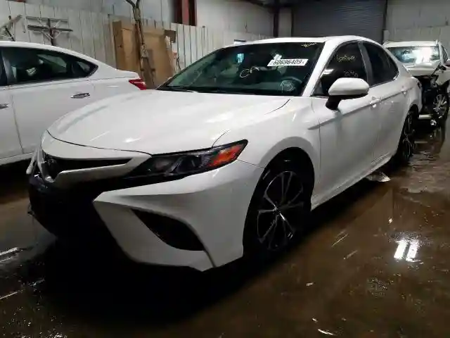 4T1B11HK6JU638888 2018 TOYOTA CAMRY L-1