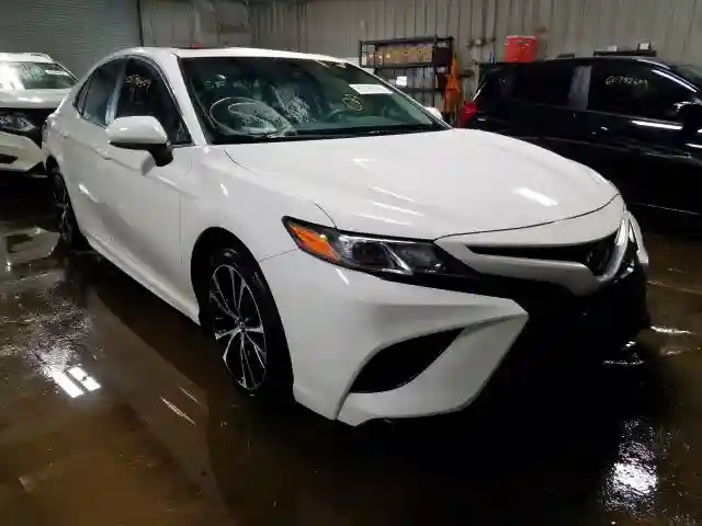 4T1B11HK6JU638888 2018 TOYOTA CAMRY L-0