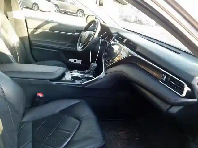 4T1B21HK5JU501079 2018 TOYOTA CAMRY HYBRID-4