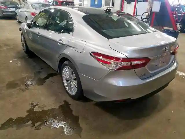 4T1B11HK8JU037028 2018 TOYOTA CAMRY L-2