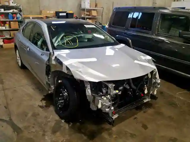 4T1B11HK8JU037028 2018 TOYOTA CAMRY L-0
