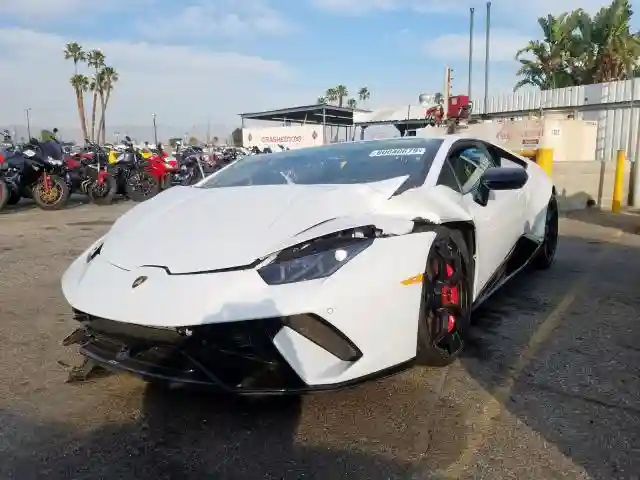ZHWYD4ZF7JLA11091 2018 LAMBORGHINI HURACAN PE-1