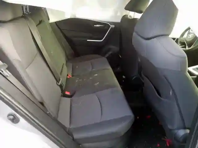 JTMRWRFV5KD512555 2019 TOYOTA RAV4 XLE-5