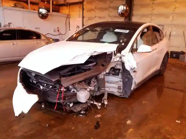 5YJXCAE44HF078608 2017 TESLA MODEL X-1