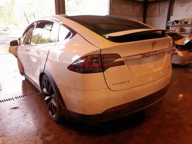 5YJXCAE44HF078608 2017 TESLA MODEL X-2