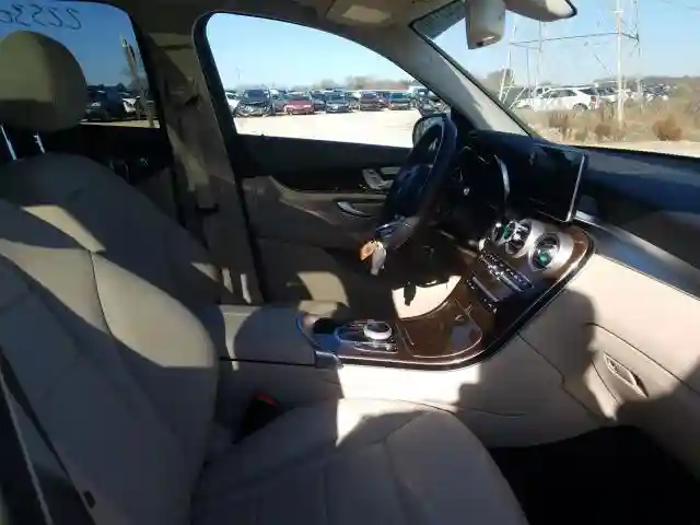 WDC0G4JB7JV055708 2018 MERCEDES-BENZ GLC 300-4