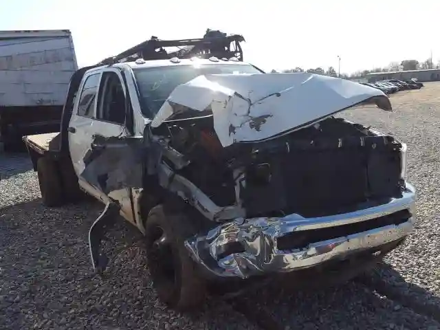 3C7WRTCLXJG229826 2018 RAM 3500-0