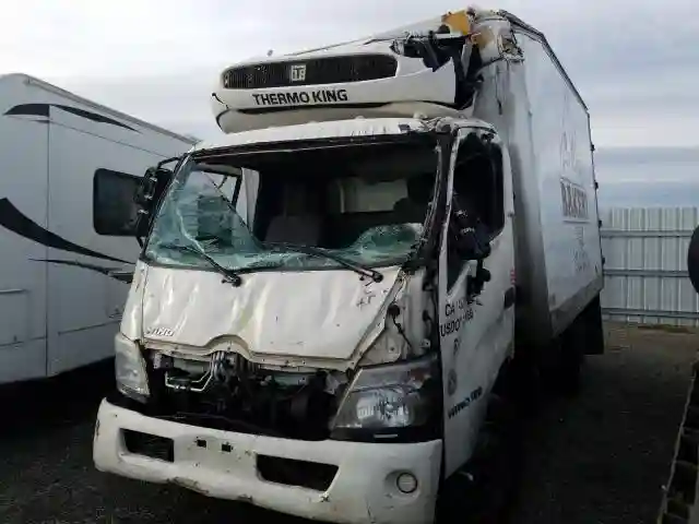 JHHHDM2H7FK001481 2015 HINO 195-1