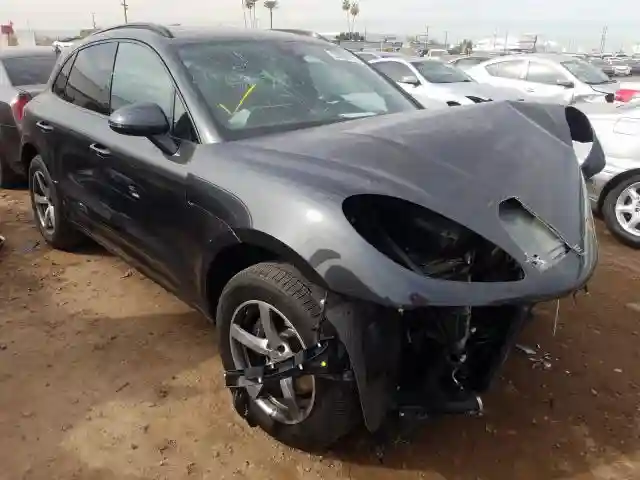 WP1AA2A58JLB10641 2018 PORSCHE MACAN-0