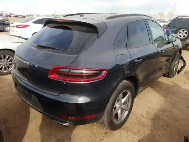 WP1AA2A58JLB10641 2018 PORSCHE MACAN-3