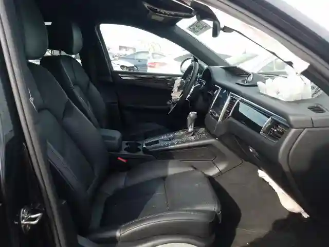 WP1AA2A58JLB10641 2018 PORSCHE MACAN-4