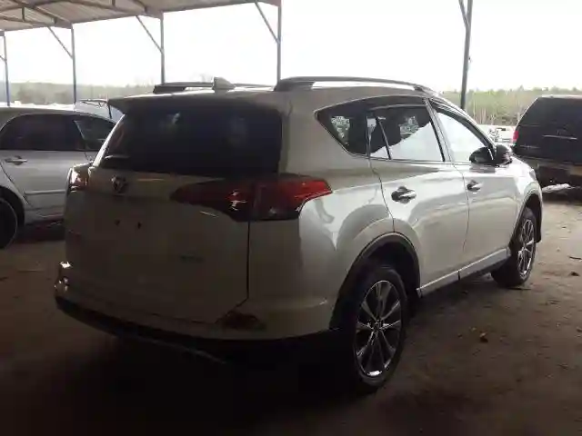 JTMYFREVXJJ201412 2018 TOYOTA RAV4 LIMITED-3