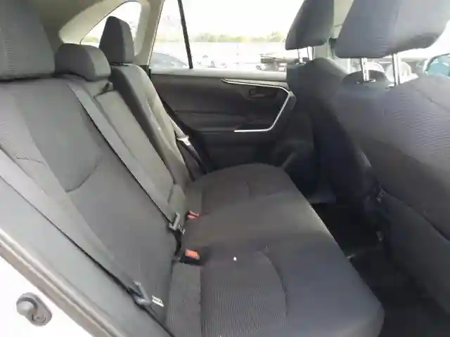2T3MWRFV5KW016362 2019 TOYOTA RAV4 LE-5