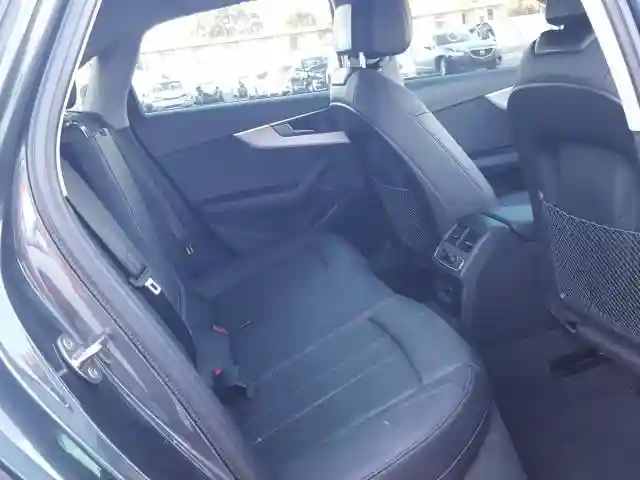 WAUDNAF46JA071070 2018 AUDI A4 PREMIUM-5