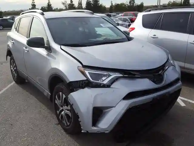 2T3ZFREVXJW502722 2018 TOYOTA RAV4 LE-0