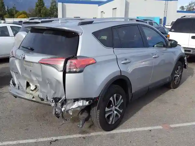 2T3ZFREVXJW502722 2018 TOYOTA RAV4 LE-3