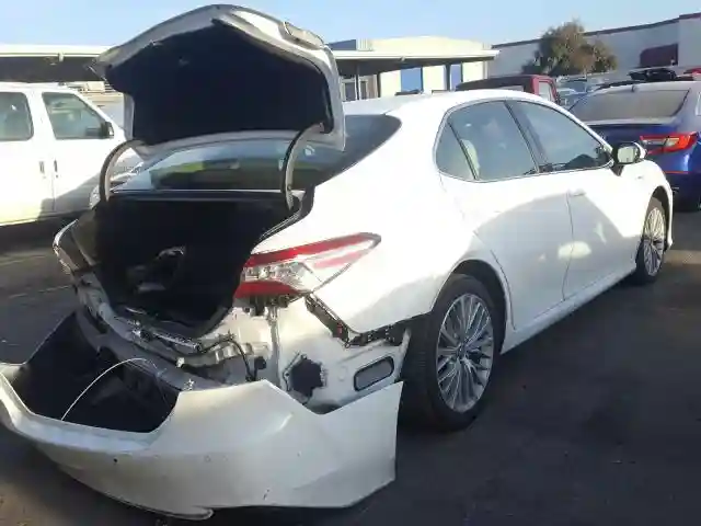 4T1B21HK0JU009642 2018 TOYOTA CAMRY HYBRID-3