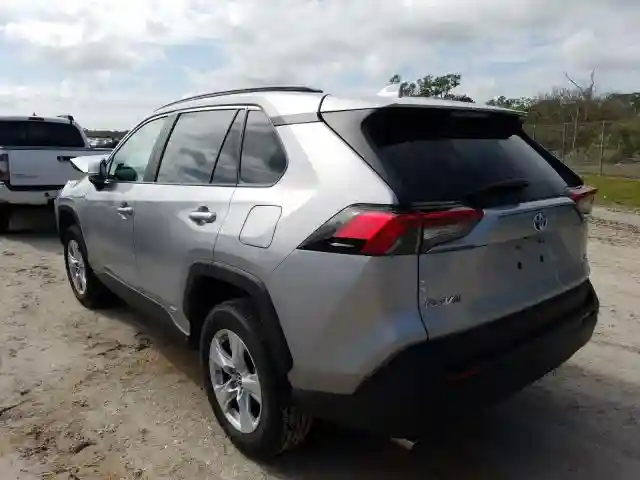 2T3MWRFV5KW016362 2019 TOYOTA RAV4 LE-2
