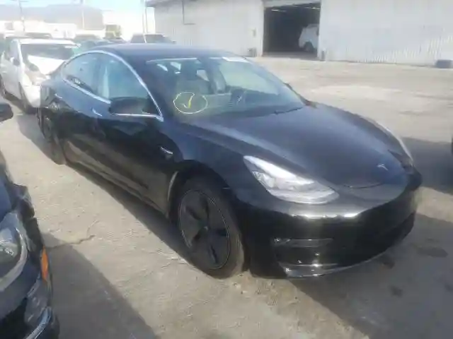 5YJ3E1EA8JF172561 2018 TESLA MODEL 3-0