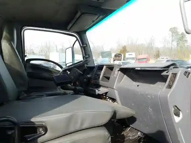 54DB4W1C5HS807201 2017 ISUZU NPR-4
