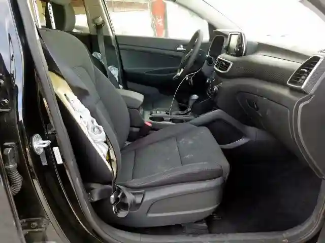KM8J33AL5KU977700 2019 HYUNDAI TUCSON LIMITED-4