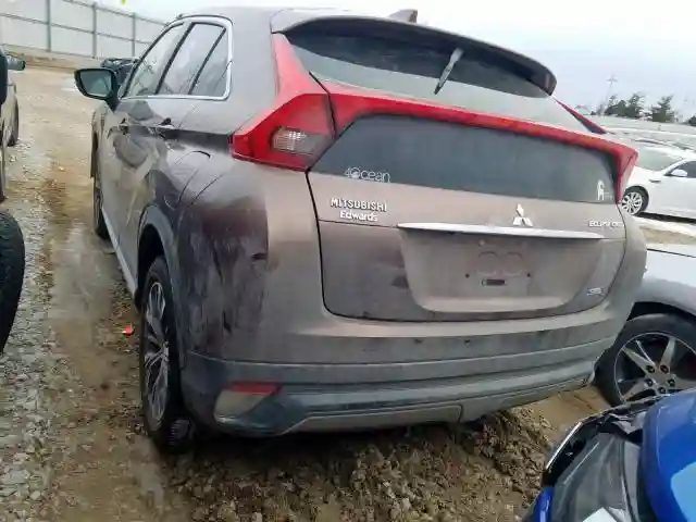 JA4AT5AA0JZ065390 2018 MITSUBISHI ECLIPSE CROSS SE-2