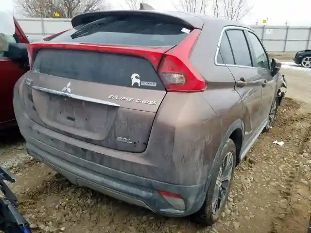 JA4AT5AA0JZ065390 2018 MITSUBISHI ECLIPSE CROSS SE-3