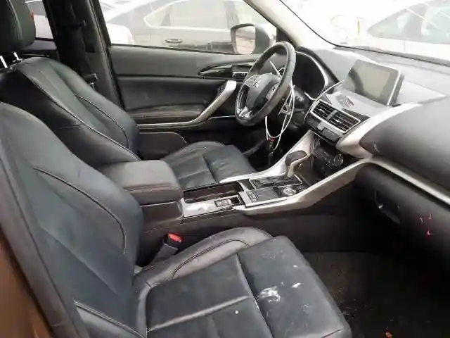 JA4AT5AA0JZ065390 2018 MITSUBISHI ECLIPSE CROSS SE-4