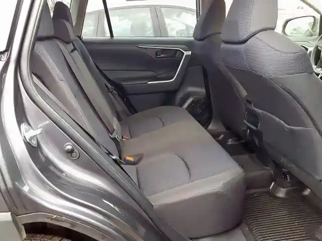 JTMG1RFVXKD030587 2019 TOYOTA RAV4 LE-5