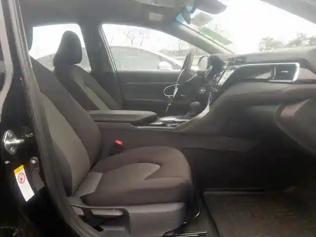 4T1B11HK8JU588155 2018 TOYOTA CAMRY L-4